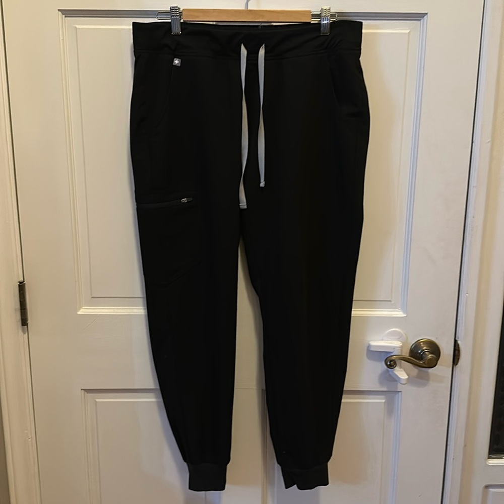Figs black jogger scrubs